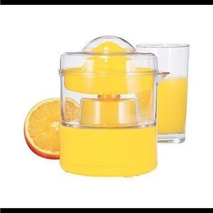 Vintage Avon Little Mighty Yellow Citrus Juicer - Avon 2012